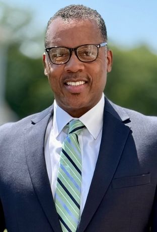 Cecil Hudson Headshot (1)